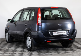 Подержанный автомобиль Ford Fusion 2007 года (7 фото)