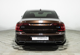 Подержанный автомобиль Volvo S90 2017 года (6 фото)
