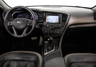 Подержанный автомобиль Kia Optima Sedan 2012 года (10 фото)