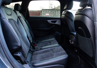 Подержанный автомобиль Audi Q7 2018 года (41 фото)