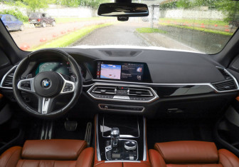 Подержанный автомобиль BMW X5 2019 года (12 фото)