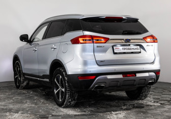 Подержанный автомобиль Geely Atlas 2019 года (7 фото)