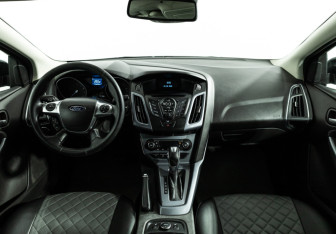 Подержанный автомобиль Ford Focus Hatchback 2014 года (13 фото)