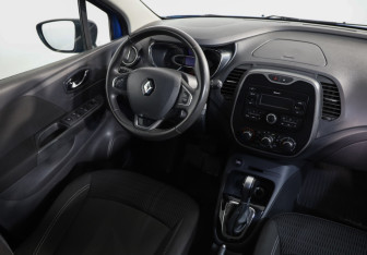 Подержанный автомобиль Renault Kaptur 2017 года (8 фото)