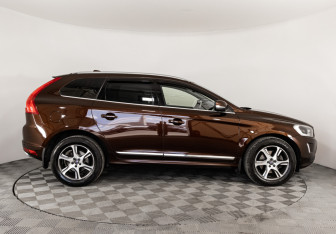 Подержанный автомобиль Volvo XC60 2016 года (4 фото)