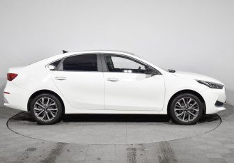 Подержанный автомобиль Kia K3 Sedan 2022 года (4 фото)