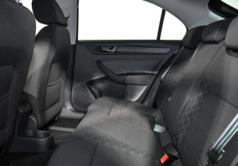 Подержанный автомобиль Skoda Rapid Liftback 2021 года (12 фото)