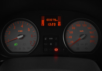 Подержанный автомобиль Renault Logan Sedan 2009 года (18 фото)