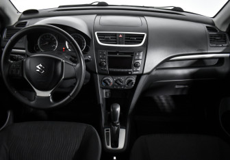 Подержанный автомобиль Suzuki Swift Hatchback 2011 года (14 фото)