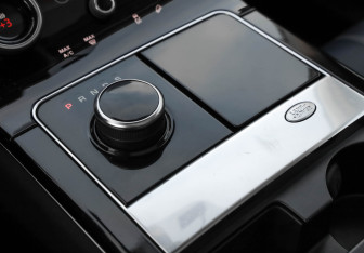 Подержанный автомобиль Land Rover Range Rover Velar 2019 года (22 фото)