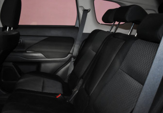 Подержанный автомобиль Mitsubishi Outlander 2013 года (12 фото)