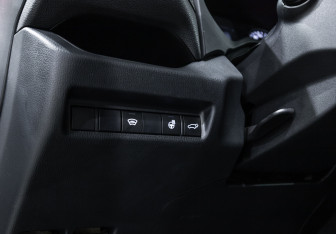 Подержанный автомобиль Toyota RAV4 2021 года (15 фото)
