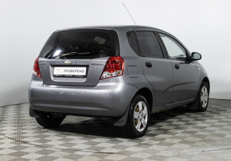 Подержанный автомобиль Chevrolet Aveo Hatchback 2006 года (5 фото)