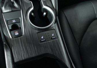 Подержанный автомобиль Toyota Camry Sedan 2021 года (20 фото)