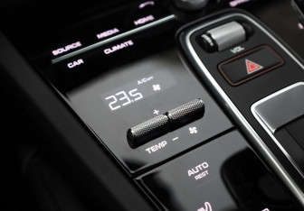 Подержанный автомобиль Porsche Cayenne 2021 года (23 фото)