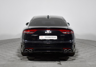 Подержанный автомобиль Kia Stinger 2023 года (6 фото)