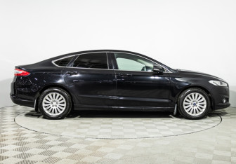 Подержанный автомобиль Ford Mondeo Sedan 2015 года (4 фото)