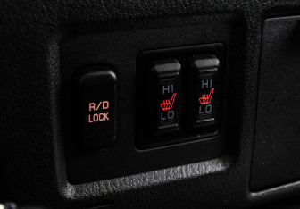 Подержанный автомобиль Mitsubishi Pajero 2017 года (19 фото)