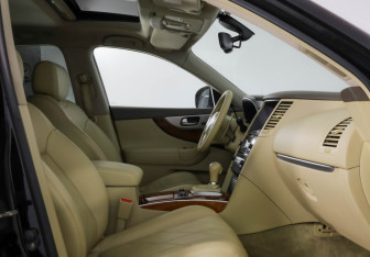 Подержанный автомобиль Infiniti FX 2012 года (30 фото)