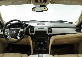 Подержанный автомобиль Cadillac Escalade Suv 2008 года (7 фото)