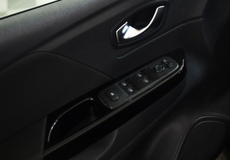 Подержанный автомобиль Renault Kaptur 2021 года (19 фото)