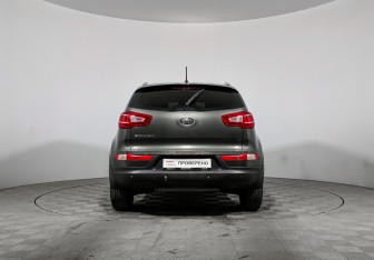 Подержанный автомобиль Kia Sportage 2011 года (6 фото)