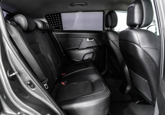 Подержанный автомобиль Kia Sportage 2012 года (19 фото)