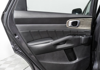 Подержанный автомобиль Kia Sorento 2021 года (28 фото)