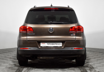 Подержанный автомобиль Volkswagen Tiguan 2015 года (6 фото)