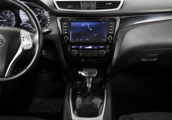 Подержанный автомобиль Nissan Qashqai 2014 года (11 фото)