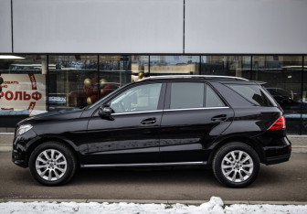 Подержанный автомобиль Mercedes-Benz GLE 2016 года (8 фото)