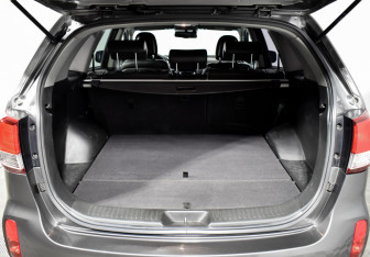 Подержанный автомобиль Kia Sorento 2015 года (20 фото)