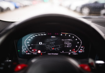 Подержанный автомобиль BMW M4 Coupe 2022 года (25 фото)