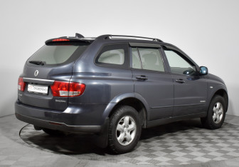 Подержанный автомобиль SsangYong Kyron 2010 года (5 фото)