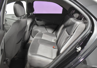 Подержанный автомобиль Chevrolet Cobalt Sedan 2013 года (11 фото)