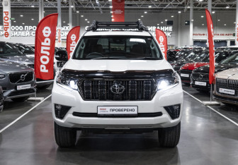 Подержанный автомобиль Toyota Land Cruiser Prado 2021 года (4 фото)