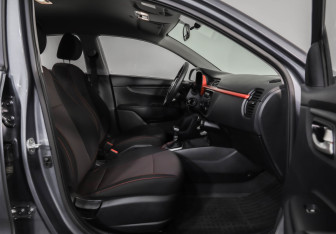 Подержанный автомобиль Kia Rio Sedan 2020 года (23 фото)