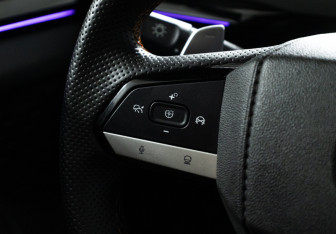 Подержанный автомобиль Changan UNI-V 2024 года (22 фото)