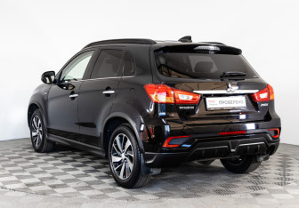 Подержанный автомобиль Mitsubishi ASX 2019 года (7 фото)