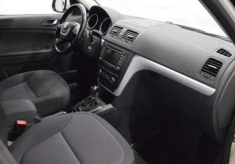 Подержанный автомобиль Skoda Yeti 2013 года (12 фото)