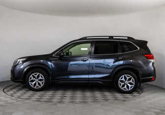 Подержанный автомобиль Subaru Forester Suv 2019 года (8 фото)