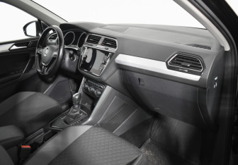 Подержанный автомобиль Volkswagen Tiguan 2018 года (12 фото)