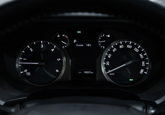 Подержанный автомобиль Toyota Land Cruiser Prado 2021 года (18 фото)