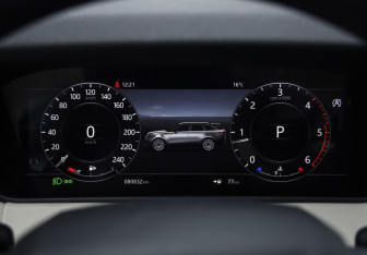 Подержанный автомобиль Land Rover Range Rover Velar 2017 года (14 фото)