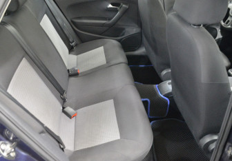 Подержанный автомобиль Volkswagen Polo Sedan 2011 года (13 фото)