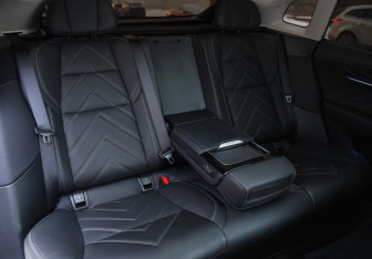 Подержанный автомобиль Zeekr 001 2023 года (30 фото)