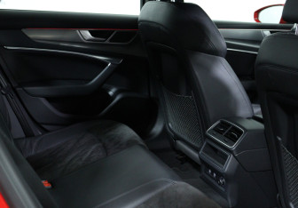 Подержанный автомобиль Audi A6 Sedan 2019 года (20 фото)