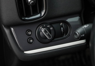 Подержанный автомобиль MINI Countryman 2018 года (25 фото)