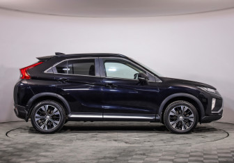 Подержанный автомобиль Mitsubishi Eclipse Cross 2019 года (4 фото)