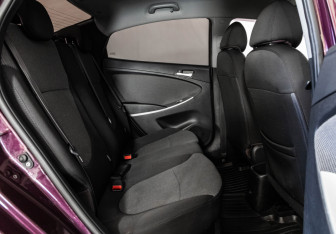 Подержанный автомобиль Hyundai Solaris Sedan 2012 года (16 фото)